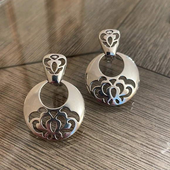 Vintage Silver-tone Door Knocker Clip Earrings, Floral Design - Picture 11 of 13